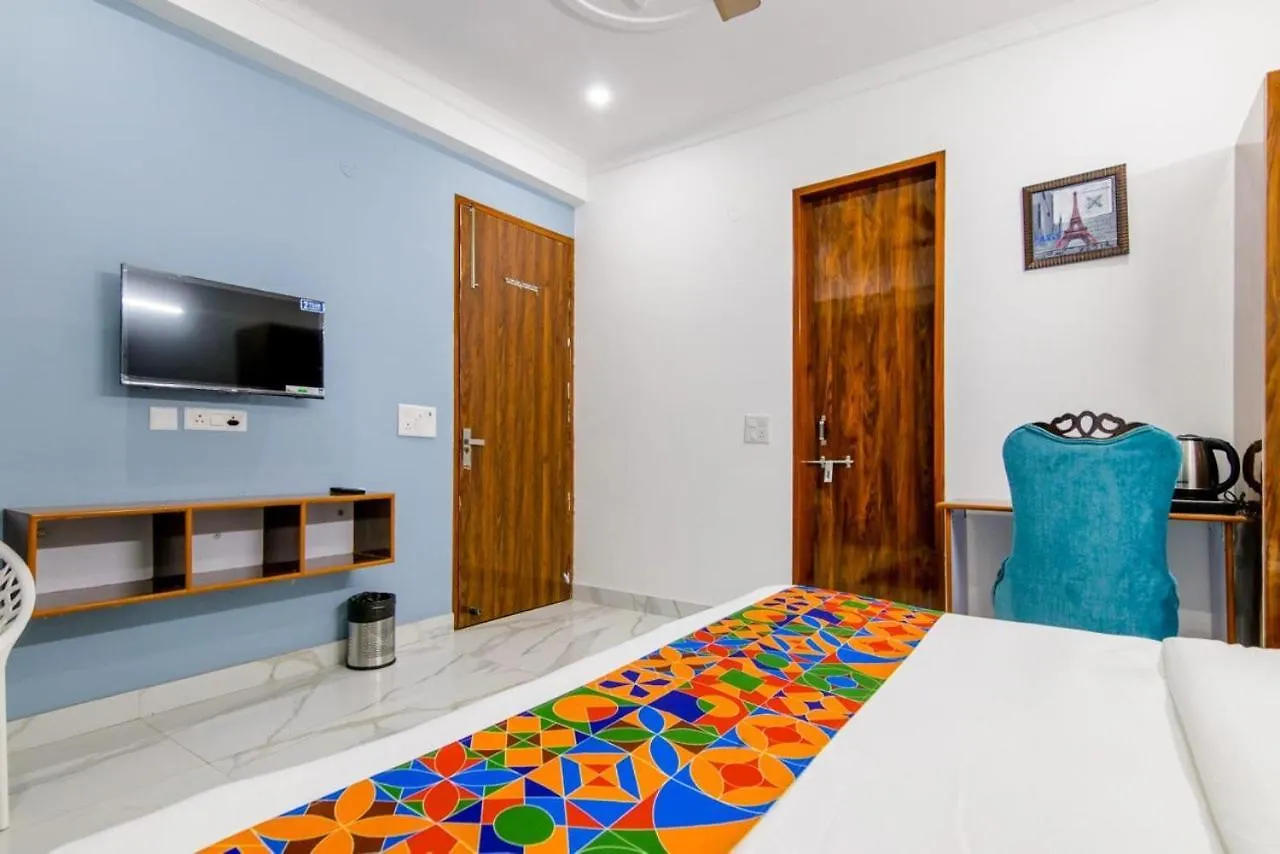 Hotel Manakamna Sector 39, Medicity Gurgaon 3*,